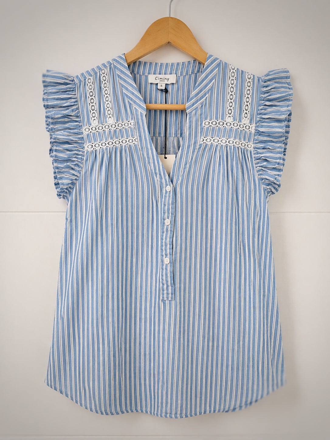 Blusa Rayitas con Encaje