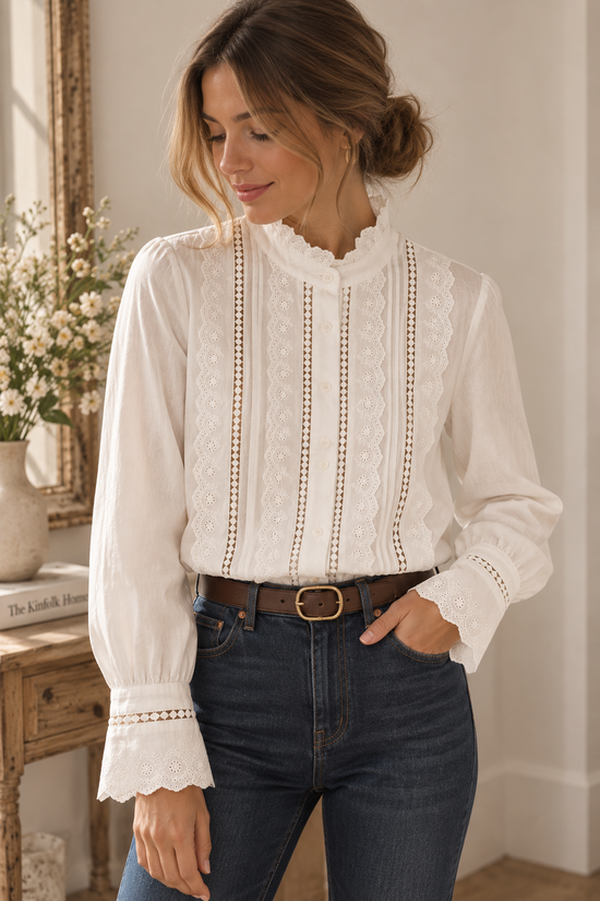 Blusa blanca de encaje Mujer con blusa blanca de algodón con encaje bordado y manga larga