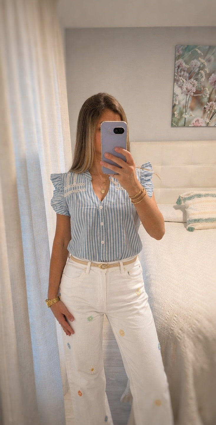 Blusa Rayitas con Encaje